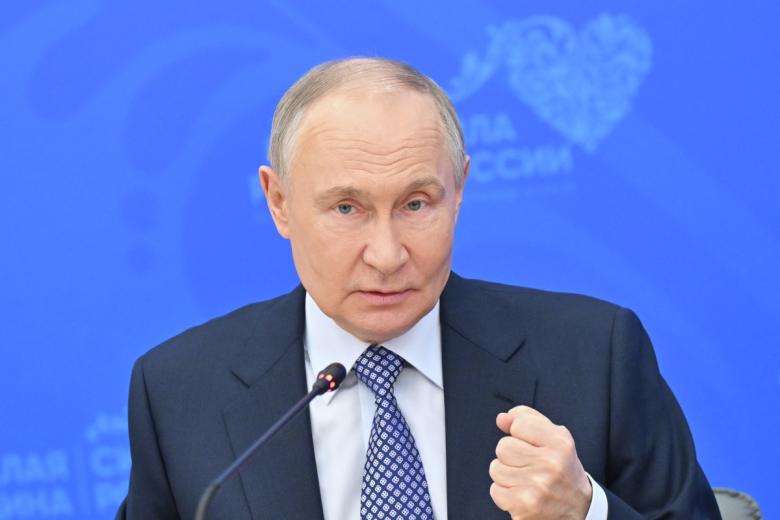 Владимир Путин проводит встречу с главами муниципальных образований — участниками II Всероссийского муниципального форума «Малая родина — сила России»