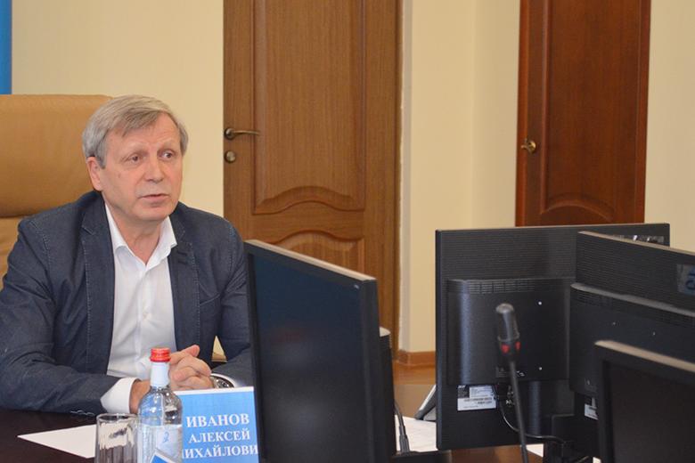 Алексей Иванов