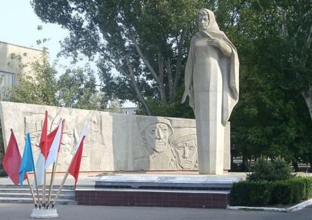 Осквернивших «Родину-мать» вандалов задержали в Будённовске