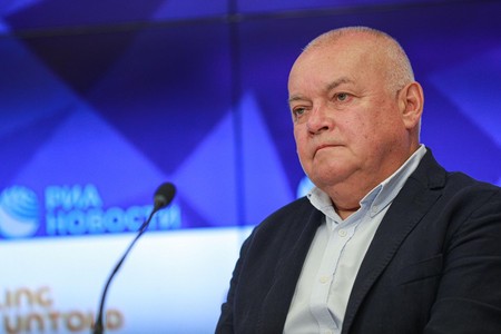 Дмитрий Киселев вынужденно покинул итоговый выпуск «Вестей»