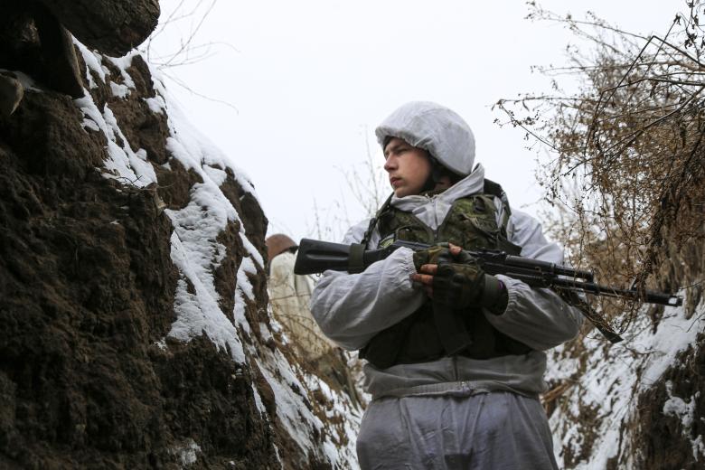 Военнослужащие ЛНР на линии разграничения сторон возле Славяносербска Луганской области