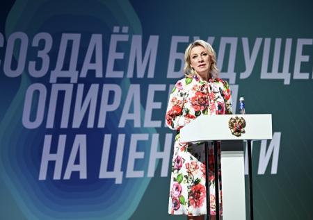 «Требует жертвоприношений»: Захарова о продлении Киевом военного положения