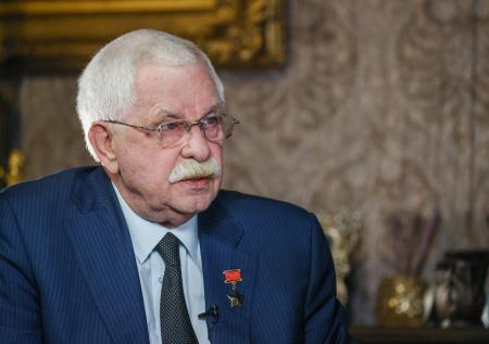 «30 лет нагло врут»: Руцкой — о расстреле Белого дома, Ельцине и Чубайсе