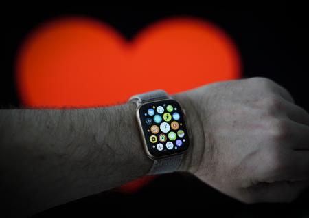 Apple предупредила покупателей о браке умных часов