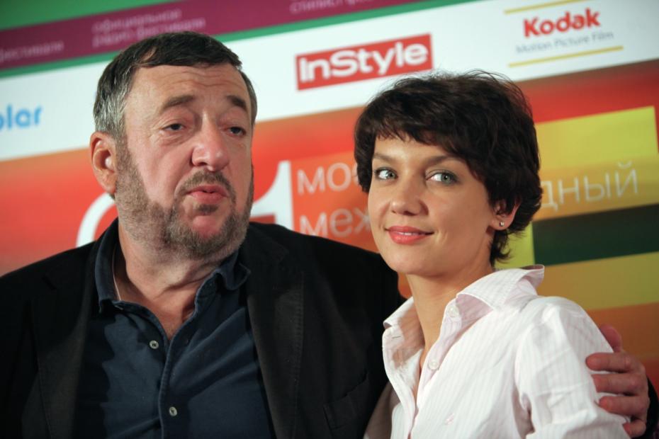 Режиссер Павел Лунгин и актриса Рамиля Искандер во время пресс-конференции в рамках 31-го Московского международного кинофестиваля, 2009 год