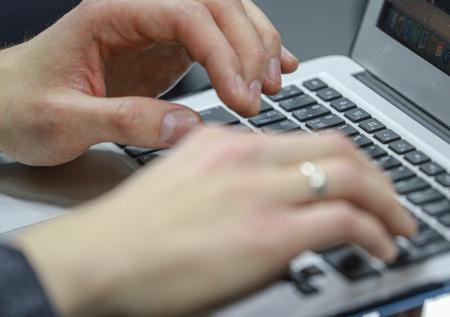Президент отрицает планы закрыть Интернет
