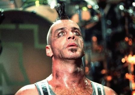 Лидер Rammstein отказался выступать в России