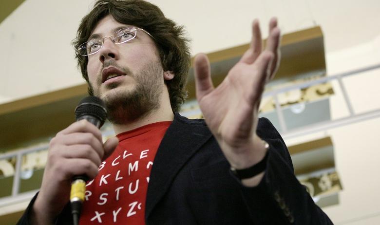 Артемий Лебедев