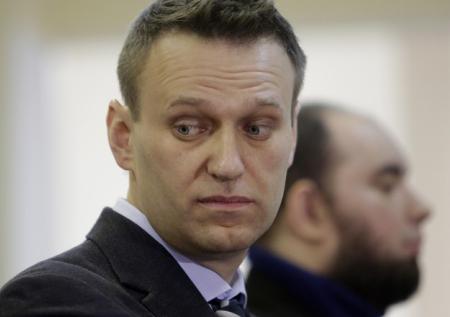 МИД рассказал о «засекреченном человеке», летавшем за Навальным в Омск