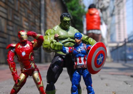 Блогер показал героев Marvel в исполнении российских актёров