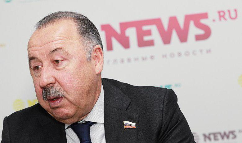 Валерий Газзаев