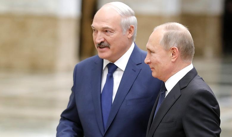Президенты Белоруссии и России Александр Лукашенко и Владимир Путин