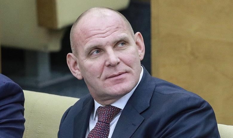 Александр Карелин