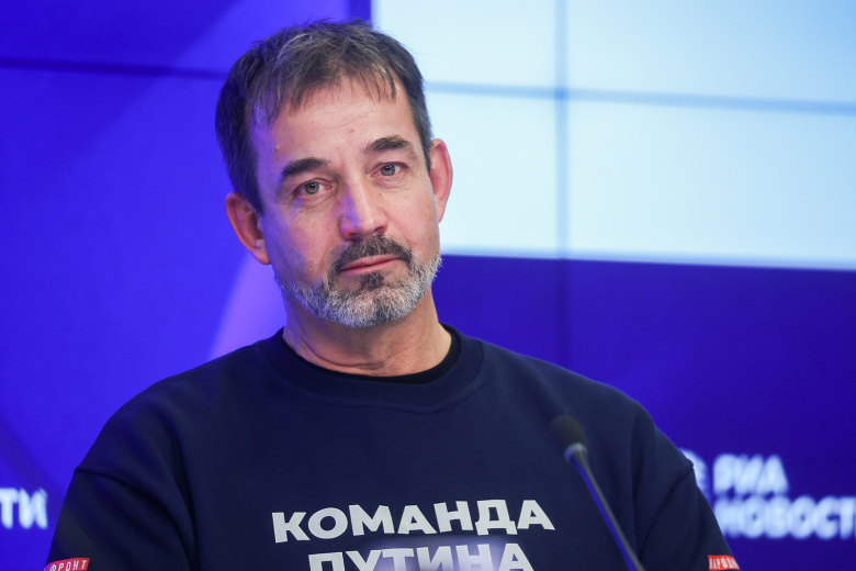 Дмитрий Певцов
