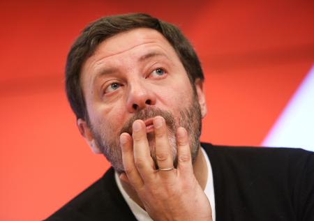 Сергей Минаев высмеял чиновницу за необычную взятку