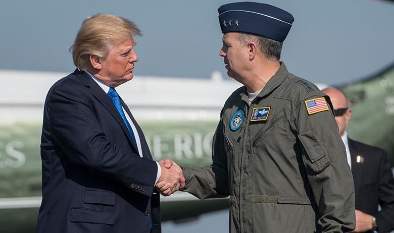 Дональд Трамп и Джерри Мартинес