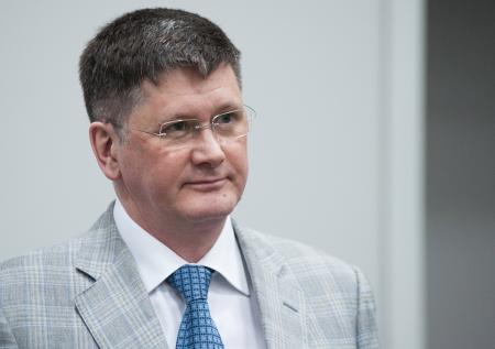Свердловский мэр проиграл выборы жене водителя