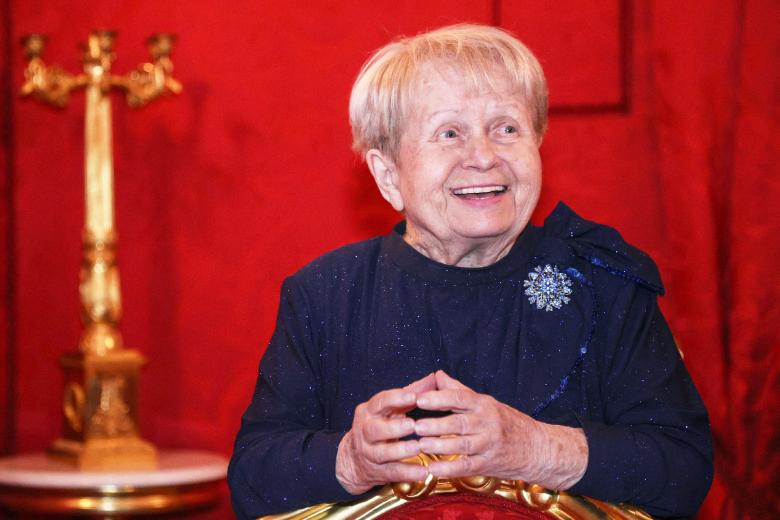 Александра Пахмутова