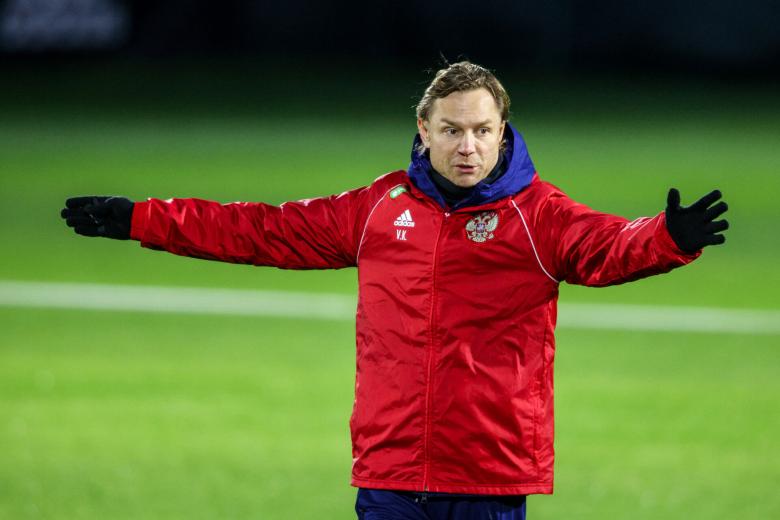 Валерий Карпин