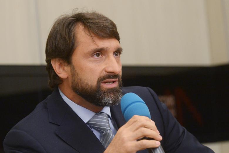 Максим Агапитов