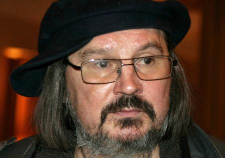 Памятник Балабанову в Екатеринбурге вызвал споры в Сети
