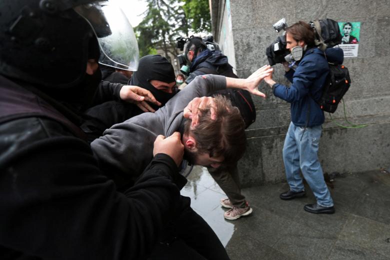 Акция протеста в Тбилиси против законопроекта об иноагентах