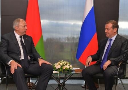 Медведев и Румас провели переговоры без прессы в подмосковных Горках