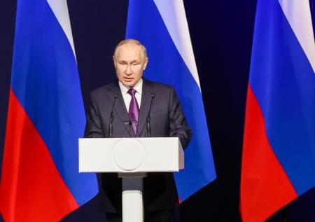 Путин призвал объединить систему судов новых регионов с российской 