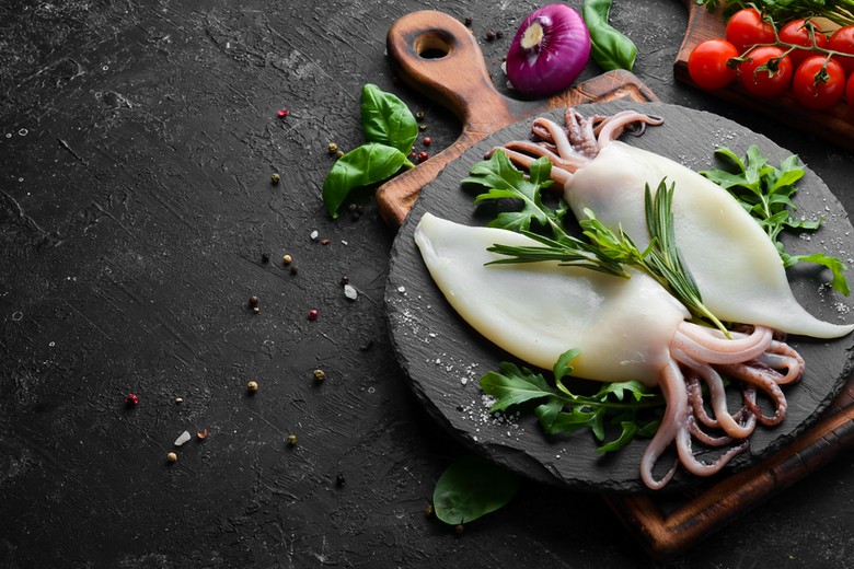 Все о кальмарах: как выбрать, очистить и отварить, чтобы мясо было мягким