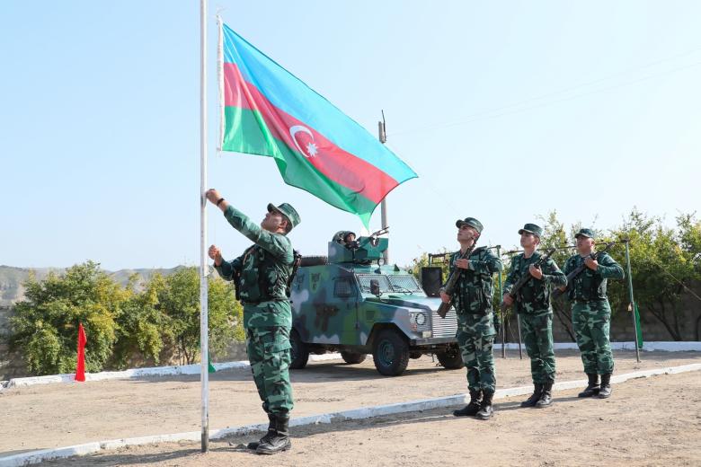 Азербайджанские пограничники во время несения службы по охране границы