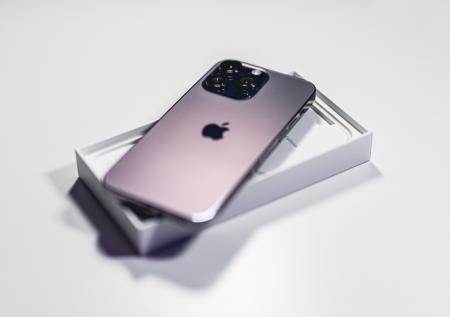 Apple не разрешила адаптировать телефоны под российские сети связи