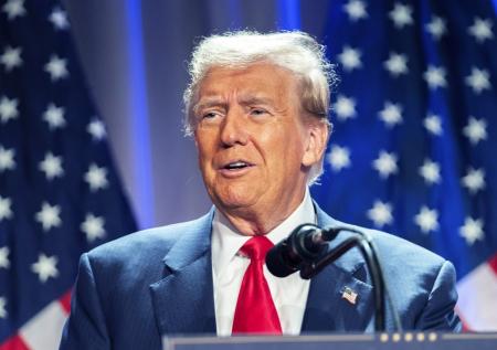 Трамп предстал в неожиданном образе на обложке журнала The Week