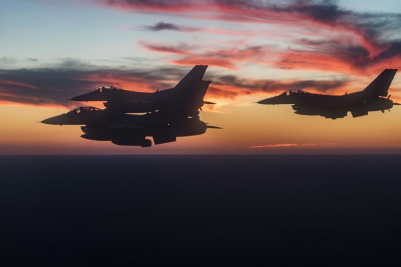 Истребители f-16