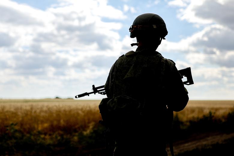 Военнослужащий Воздушно-десантных войск РФ на боевой позиции