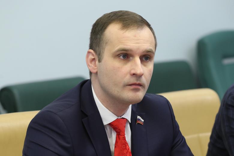 Сергей Леонов