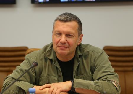 Родители лицеистов потребовали от Соловьева извиниться перед директором