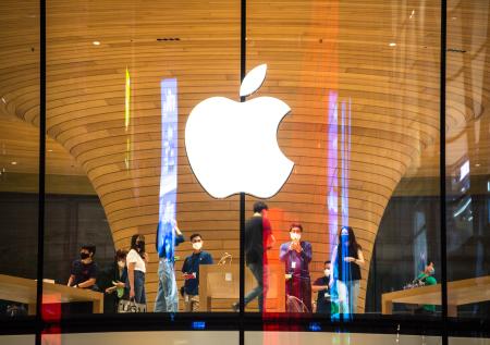 Рыночная капитализация Apple впервые превысила показатели $2 трлн