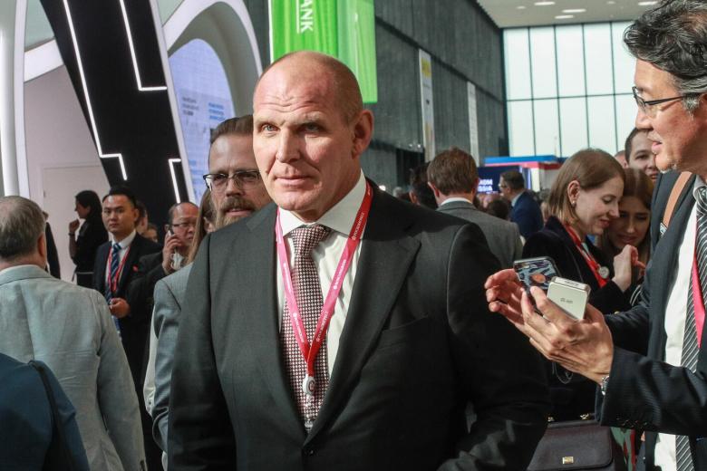 Александр Карелин
