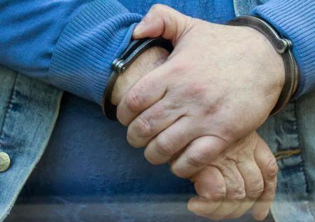 В Гатчине задержали мужчину, который таскал за волосы 6-летнюю падчерицу 