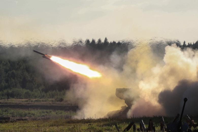 Боевая машина БМ-1 тяжелой огнеметной системы ТОС-1А