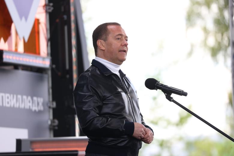 Дмитрий Медведев
