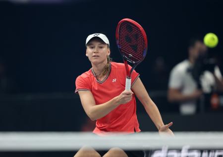 WTA временно отстранила тренера Рыбакиной