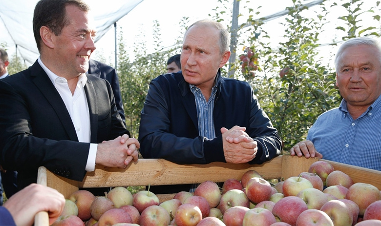 Президент России Владимир Путин и премьер-министр Дмитрий Медведев