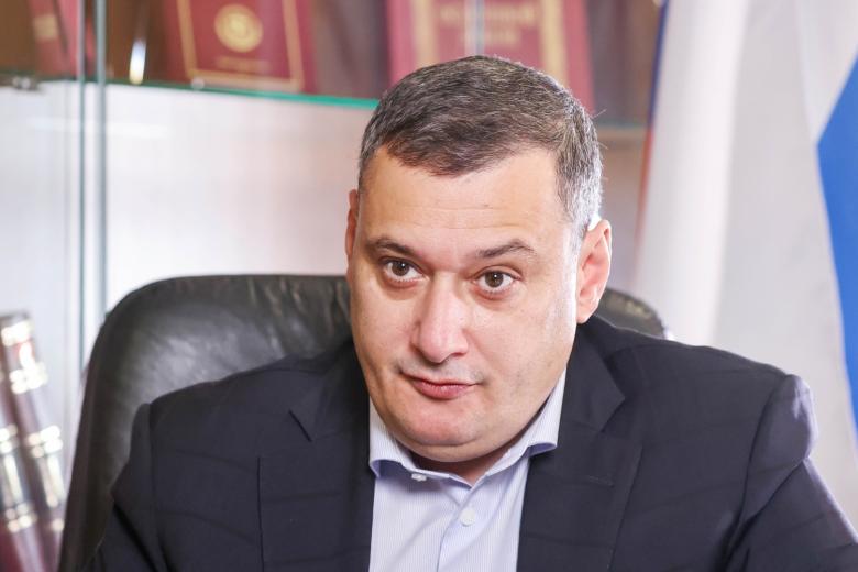 Александр Хинштейн