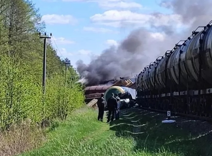 Место схода с рельсов грузового состава в Брянской области