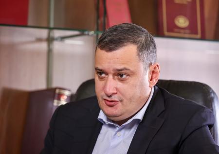 Хинштейн пообещал защитить россиян от цифрового рабства