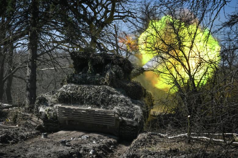 Танк Т-72 во время выполнения боевых задач специальной военной операции