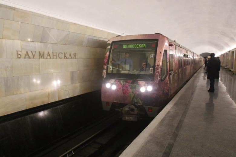 Станция метро «Бауманская»