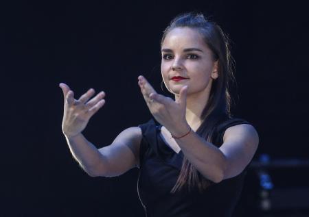 Дина Аверина: будем соревноваться с белорусами, раз с другими нельзя