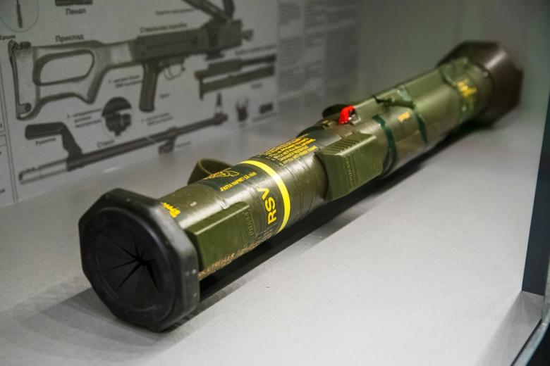 Гранатомет АТ-4